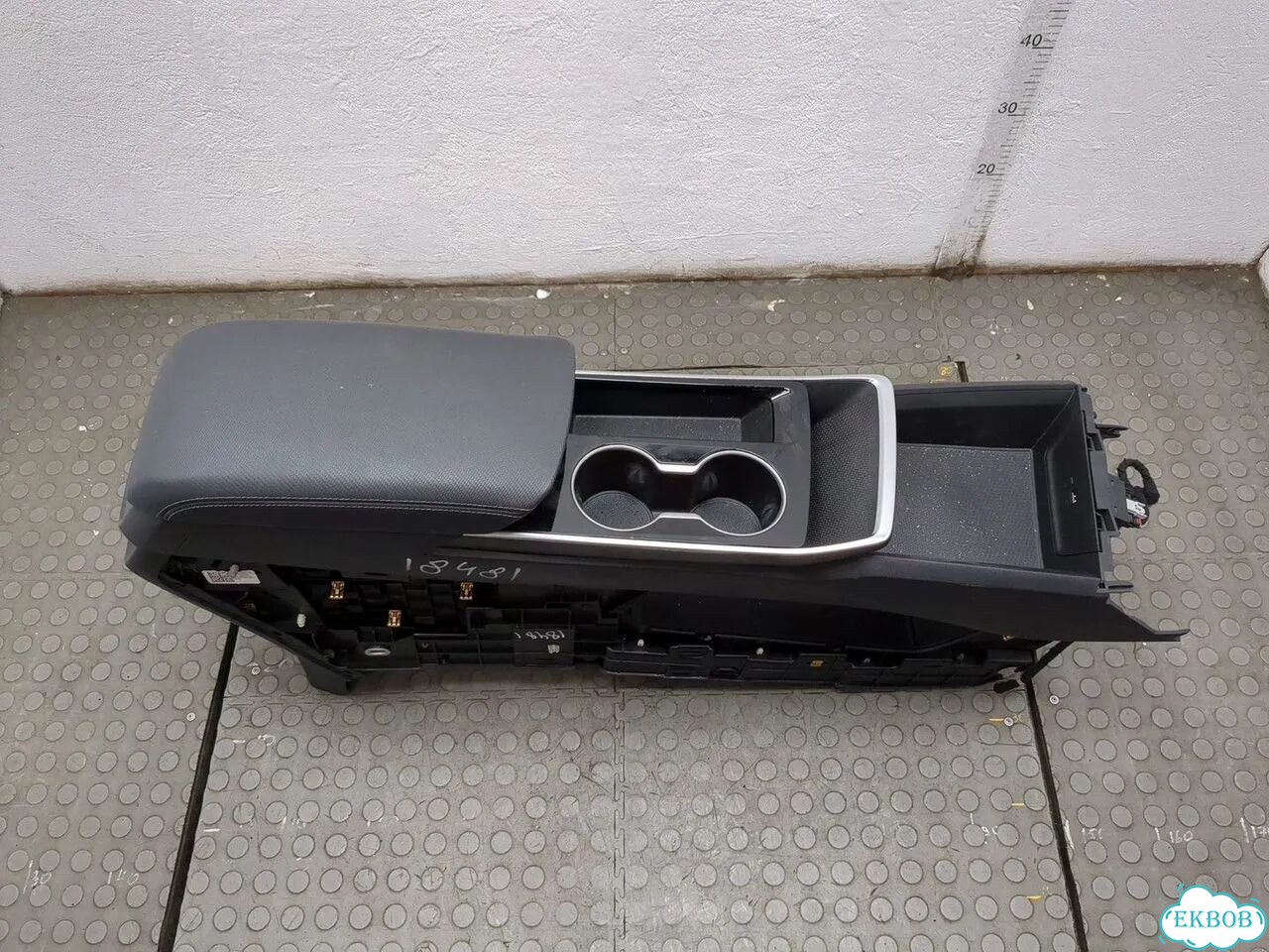Консоль салона Chevrolet Equinox 2024 фото 1