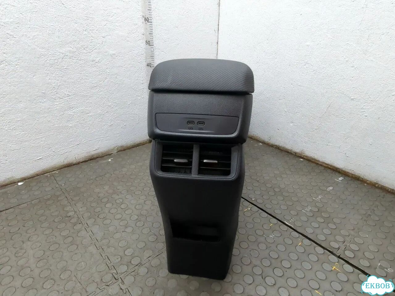 Консоль салона Chevrolet Equinox 2024 фото 7