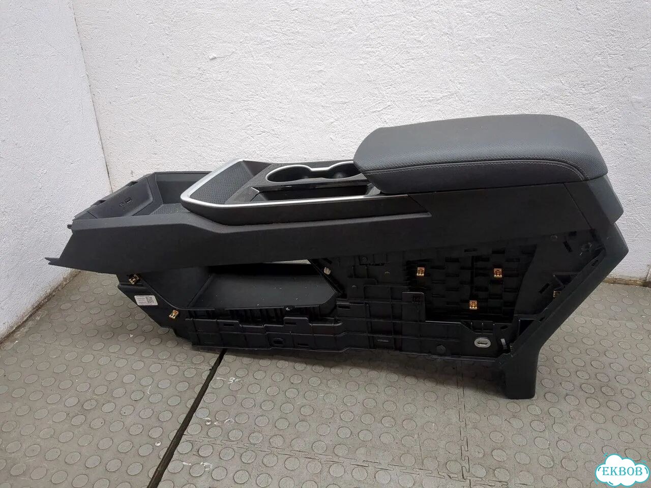 Консоль салона Chevrolet Equinox 2024 фото 8