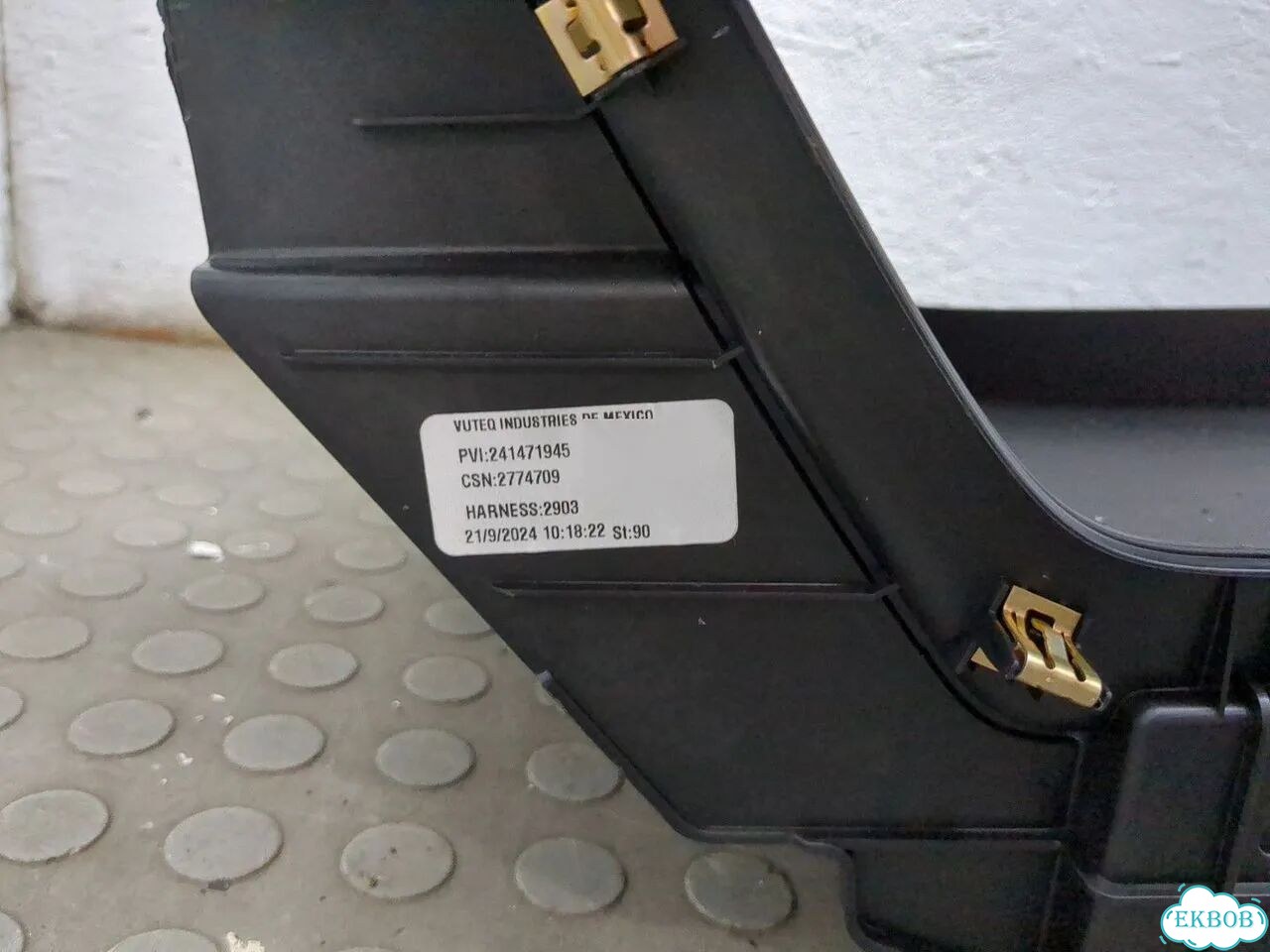 Консоль салона Chevrolet Equinox 2024 фото 9