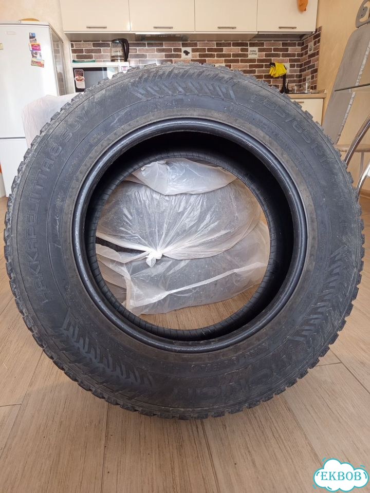 Nokian Tyres Hakkapeliitta 8 SUV 235/65 R17 V фото 1