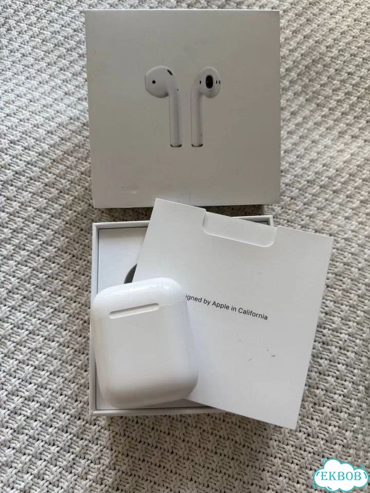 Apple AirPods 2-го поколения с зарядным футляром фото 1