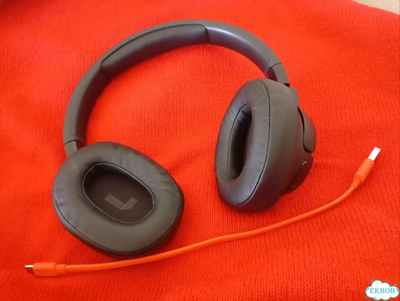 Беспроводные наушники JBL фото 1