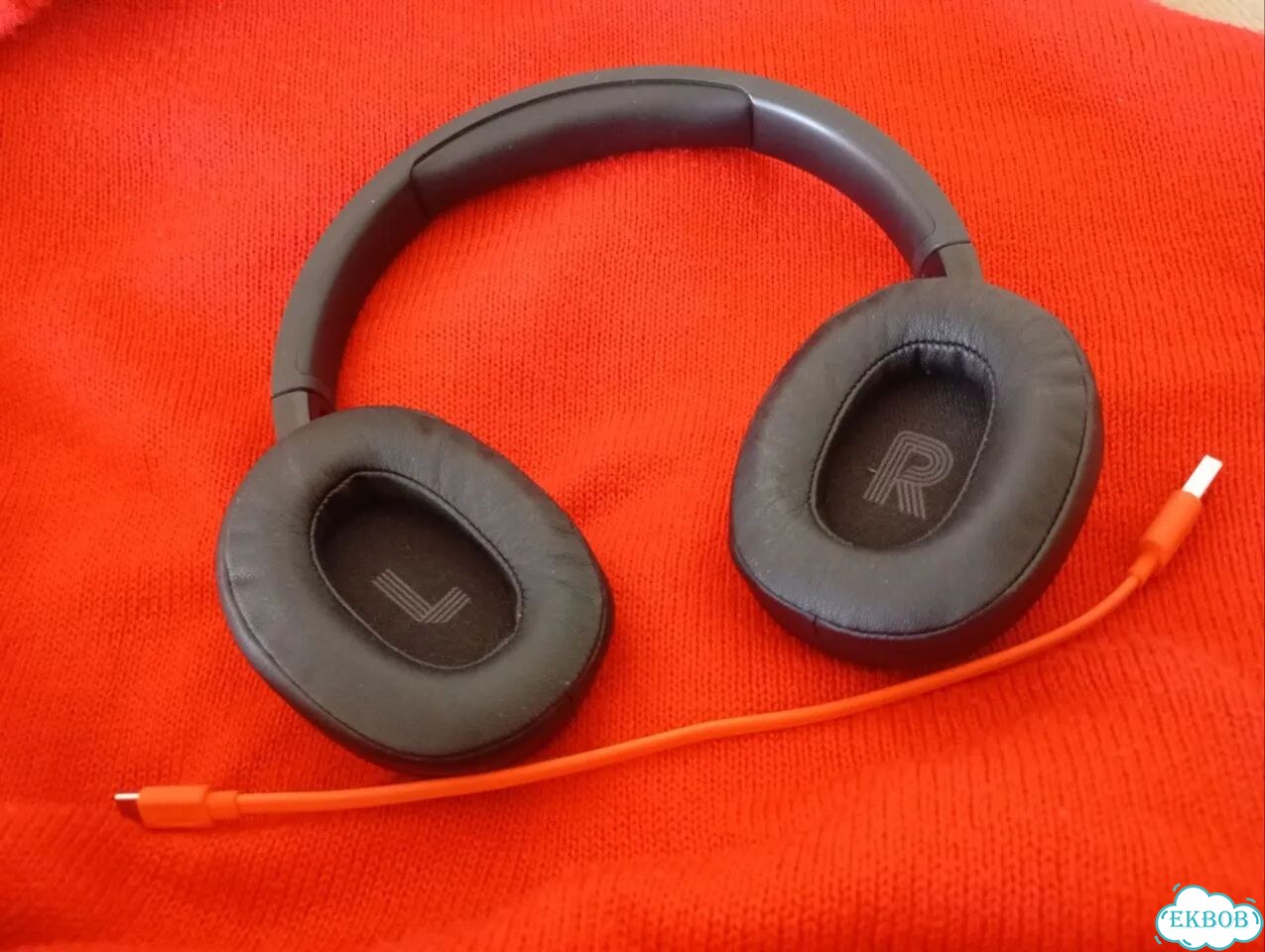 Беспроводные наушники JBL фото 2