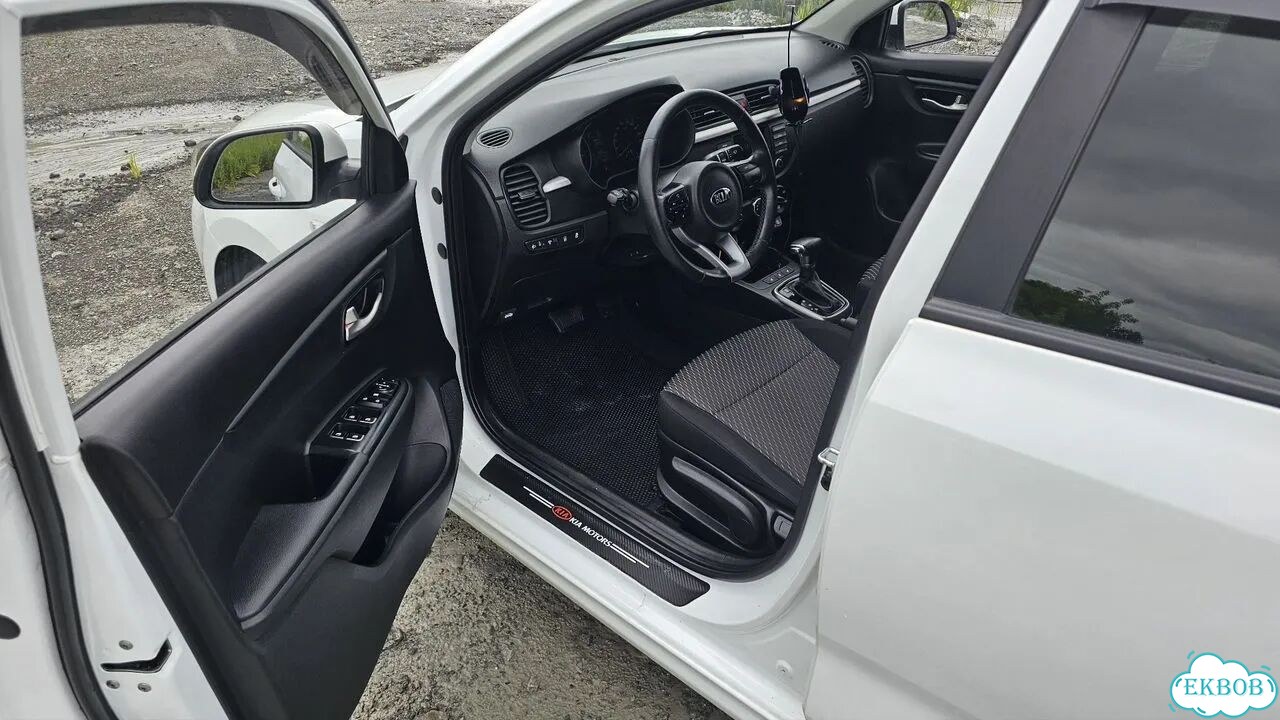 Kia Rio 1.4 AT, 2018, 49 000 км фото 12