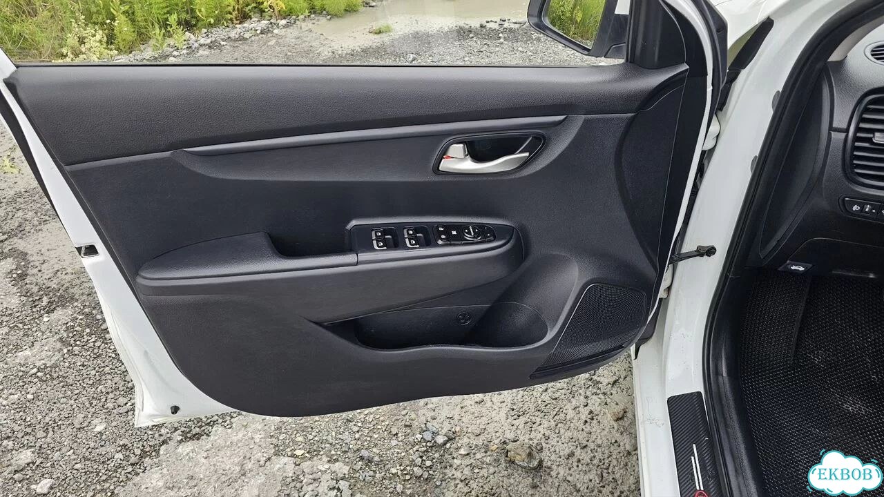 Kia Rio 1.4 AT, 2018, 49 000 км фото 13