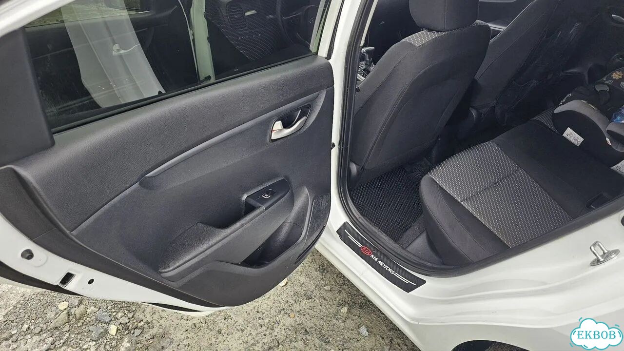 Kia Rio 1.4 AT, 2018, 49 000 км фото 14