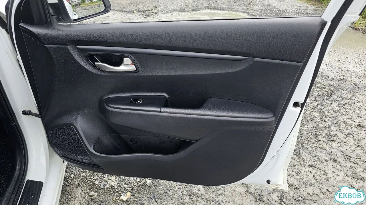 Kia Rio 1.4 AT, 2018, 49 000 км фото 16