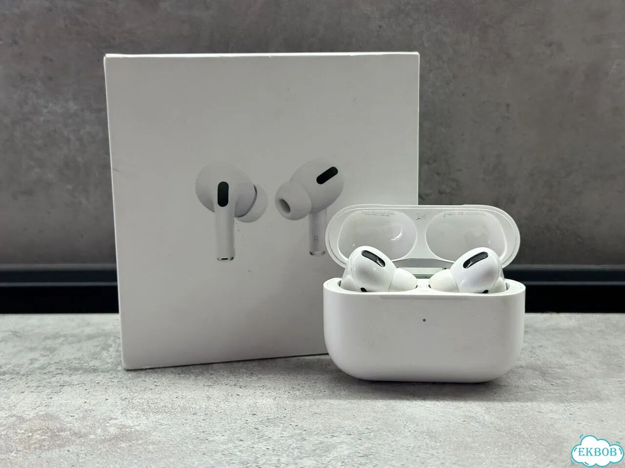 AirPods Pro оригинальные фото 2