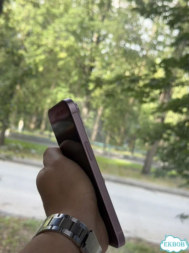 iPhone 15, 128 ГБ, SIM + eSIM фото 6