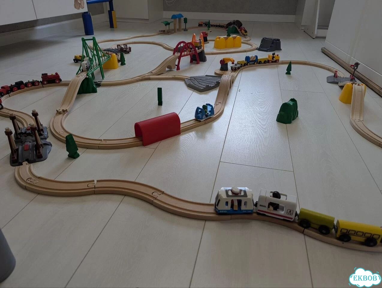 Деревянная железная дорога IKEA + brio фото 3