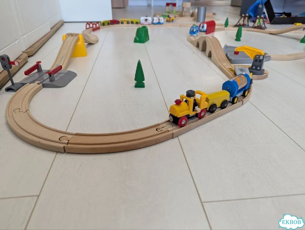 Деревянная железная дорога IKEA + brio фото 4