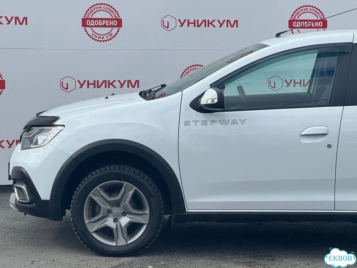 Renault Logan Stepway 1.6 AT, 2020, 131 845 км фото 12