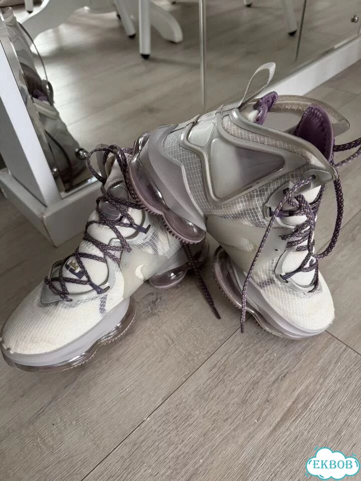 Кроссовки Nike женские фото 1