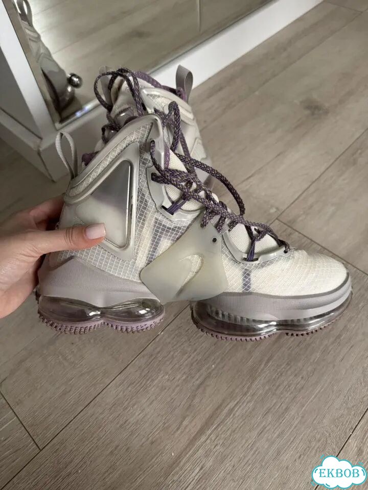 Кроссовки Nike женские фото 3