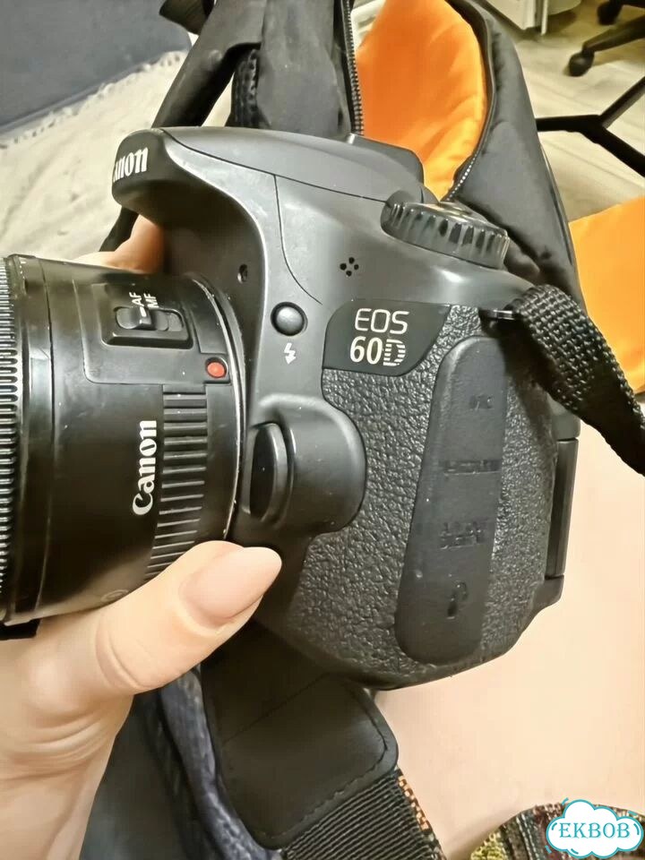 Canon 60D с двумя объективами фото 2