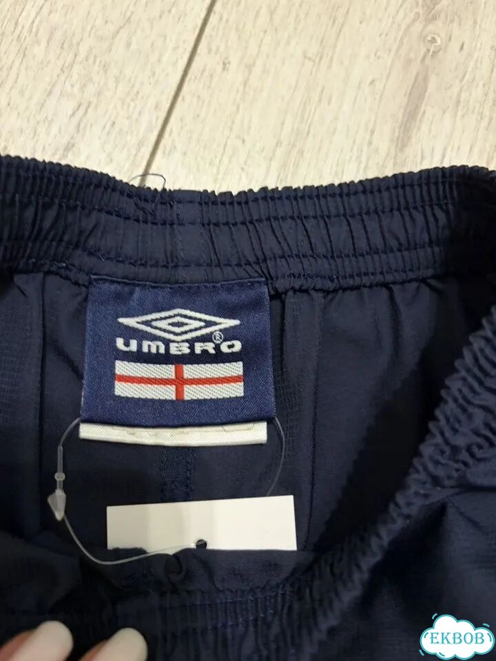 Шорты мальчику оригинал umbro 4-5 лет (104-110) фото 2