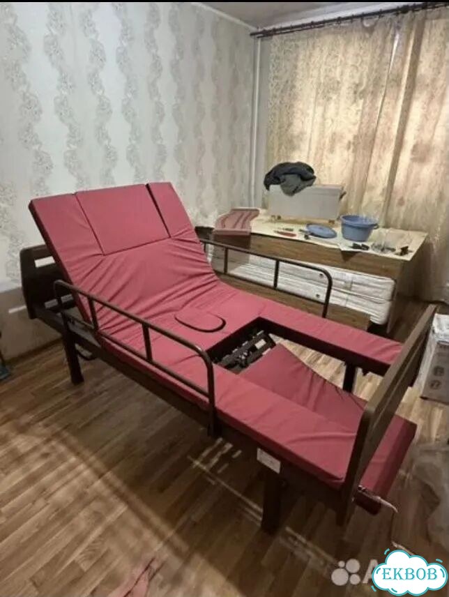 Кровать для лежачих больных с туалетом фото 1