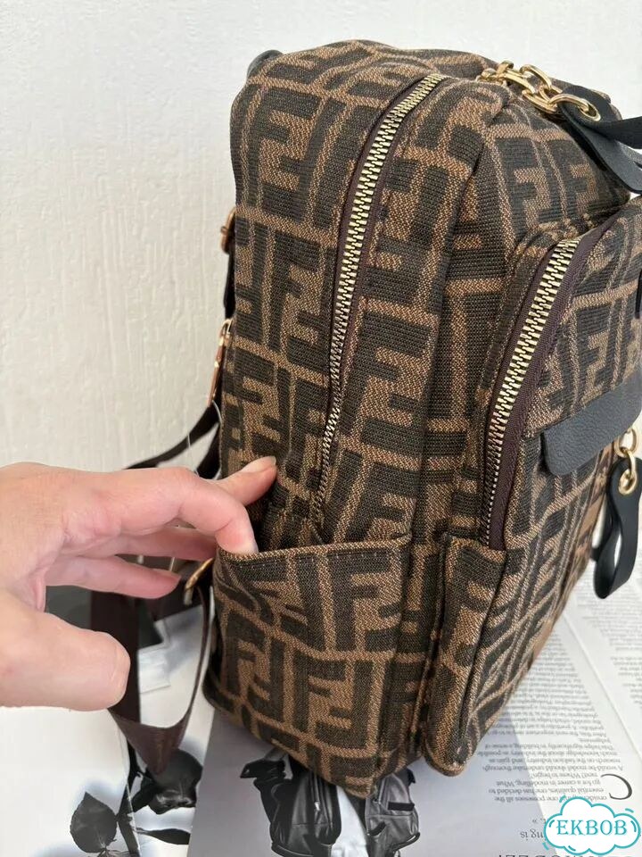 Рюкзак новый в стиле Fendi фото 6
