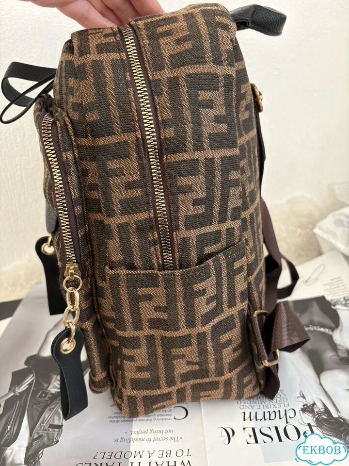 Рюкзак новый в стиле Fendi фото 8