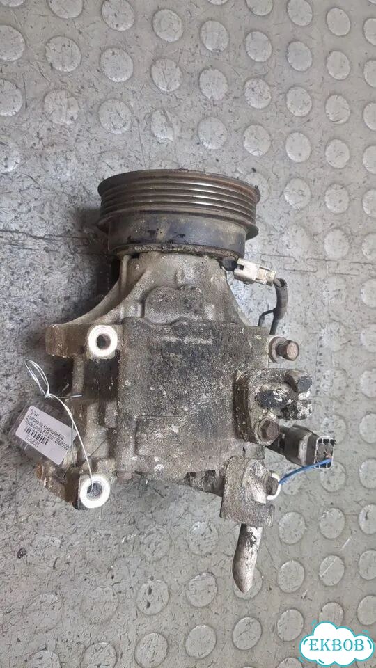 Компрессор кондиционера Toyota Corolla E12 фото 1