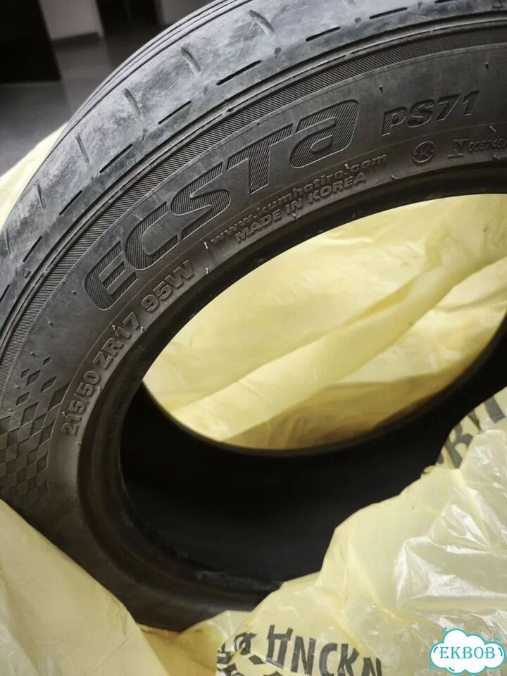 Kumho Ecsta PS71 215/50 R17 фото 1