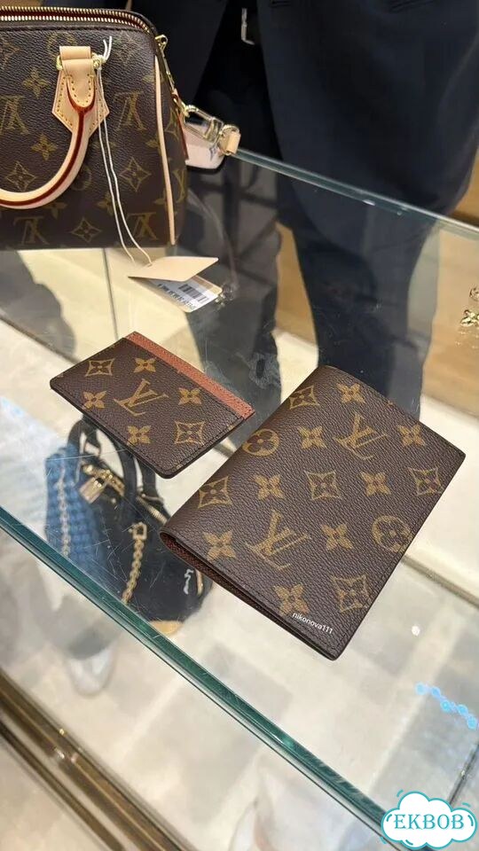 Обложка Louis Vuitton оригинал новая фото 1