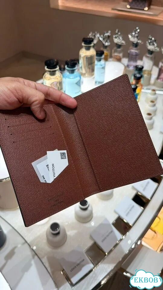 Обложка Louis Vuitton оригинал новая фото 4