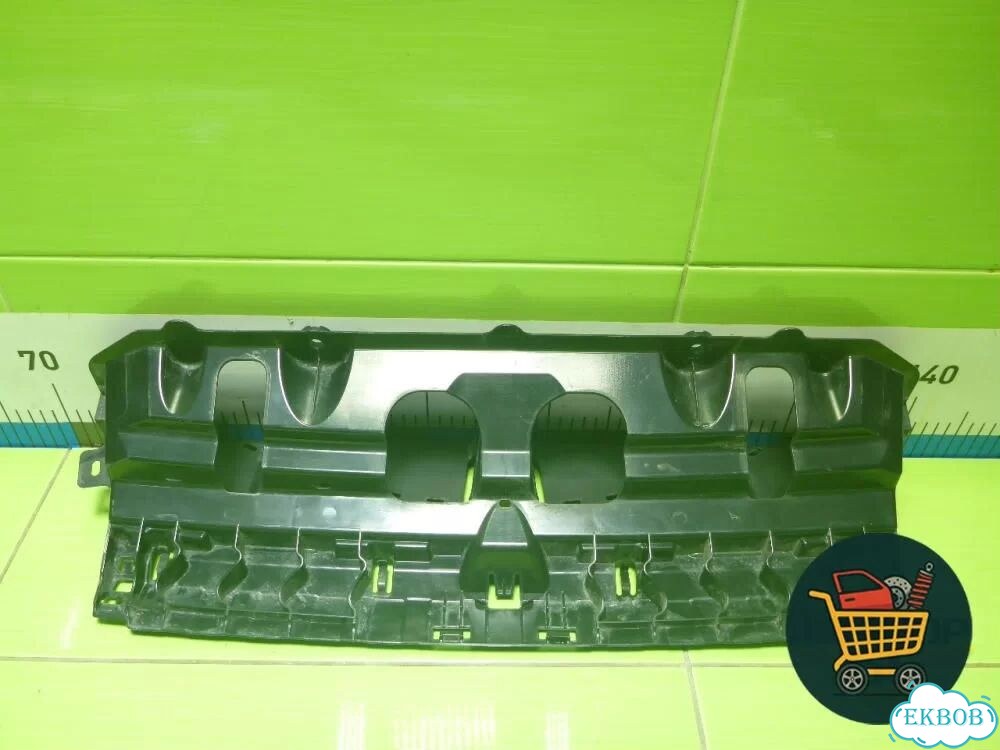 Кронштейн заднего бампера центральный (51128069250) BMW X5 G05 с 2018г (Х5 Г05) фото 5