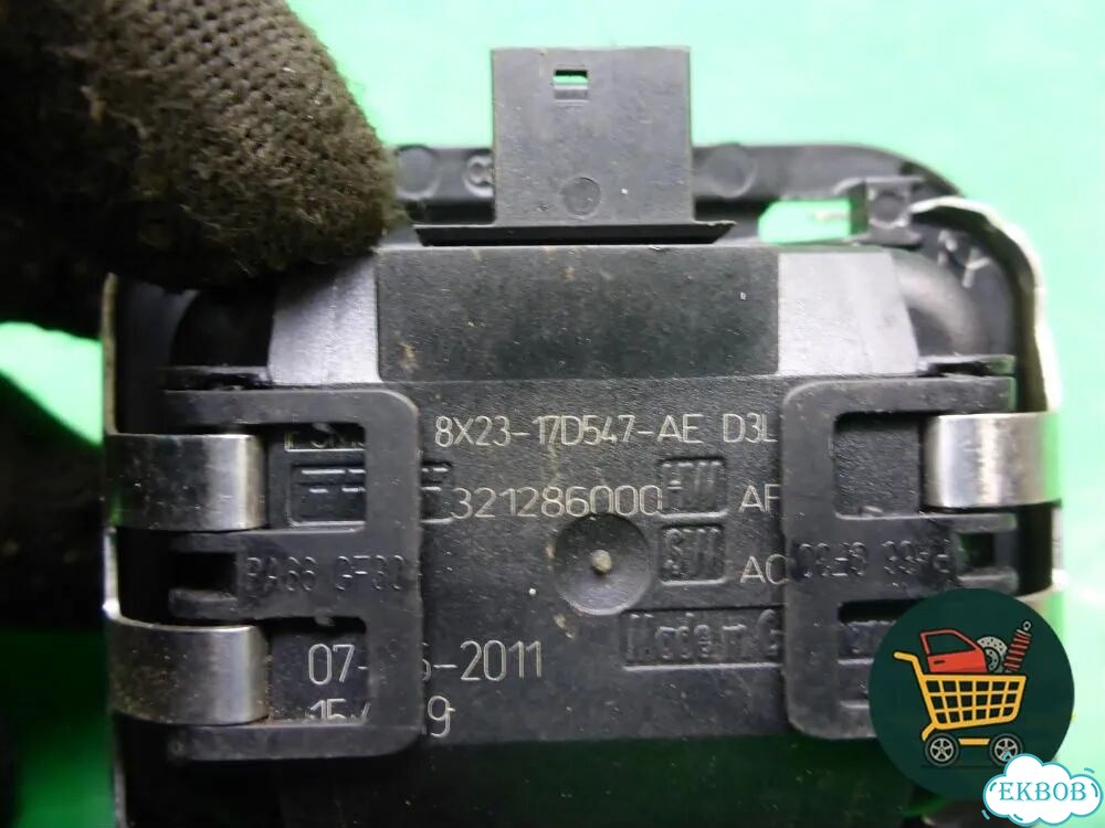 Датчик дождя (8X2317D547AE) Land Rover Range Rover 3 с 2002-2012г (Вог) фото 3