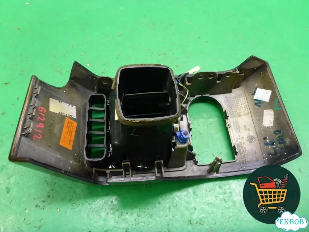 Дефлектор воздушный левый (FAG500350XXX) Land Rover Range Rover 3 с 2002-2012г (Вог) фото 3