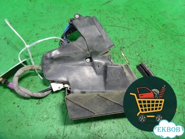 Замок двери задней левой (4 контакта) (A2047300335) Mercedes Benz C-Klass W204 с 2007-2014г (Ц) фото 3