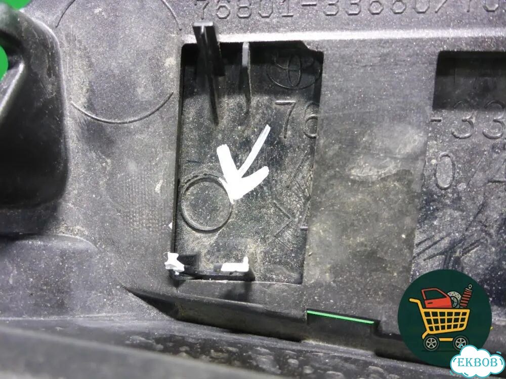 Накладка крышки багажника (7681133520) Toyota Camry XV70 с 2017-2026г (Камри) фото 5