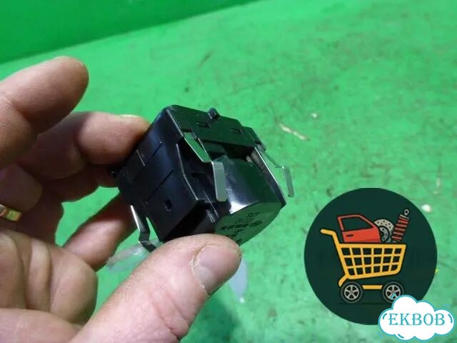 Датчик температуры воздуха (в салоне) (3D0907542) Volkswagen Phaeton с 2002-2014г (Фаетон) фото 3