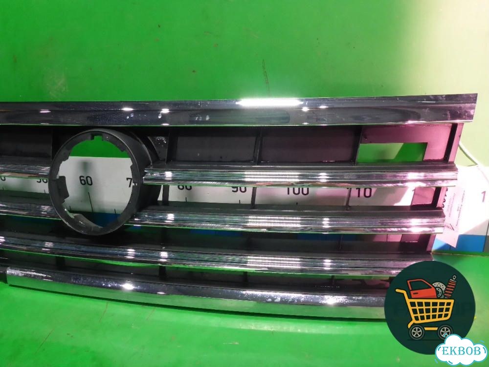 Решетка радиатора (760853653B) Volkswagen Touareg с 2018г (Туарег) фото 2