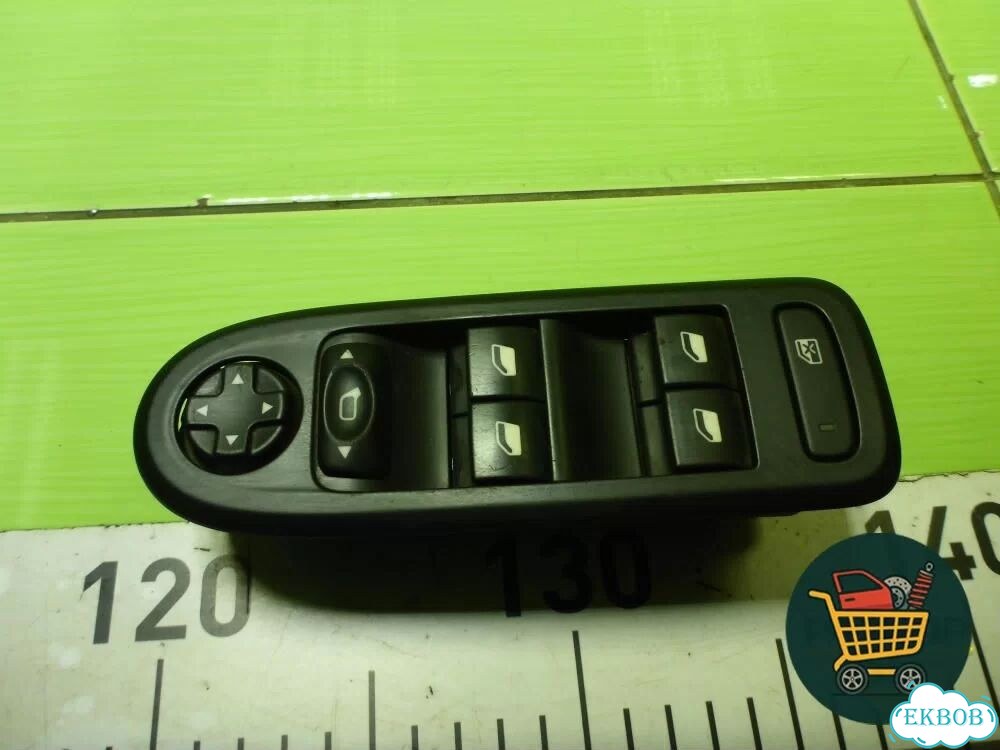 Модуль управления стеклоподъёмниками (96775236ZD) Peugeot 408 с 2012г фото 1