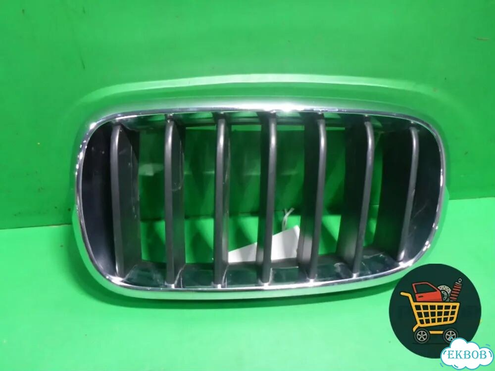 Решетка радиатора левая (7316075) BMW X5 F15 с 2013г (Х5 Ф15) фото 1