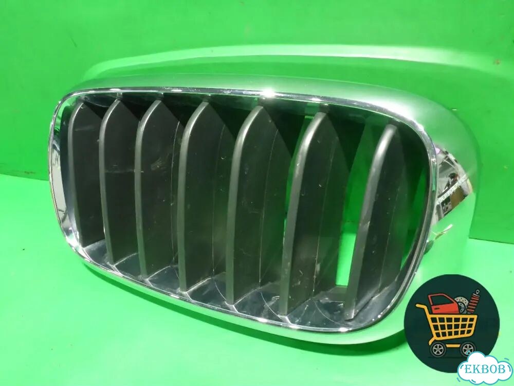 Решетка радиатора левая (7316075) BMW X5 F15 с 2013г (Х5 Ф15) фото 2