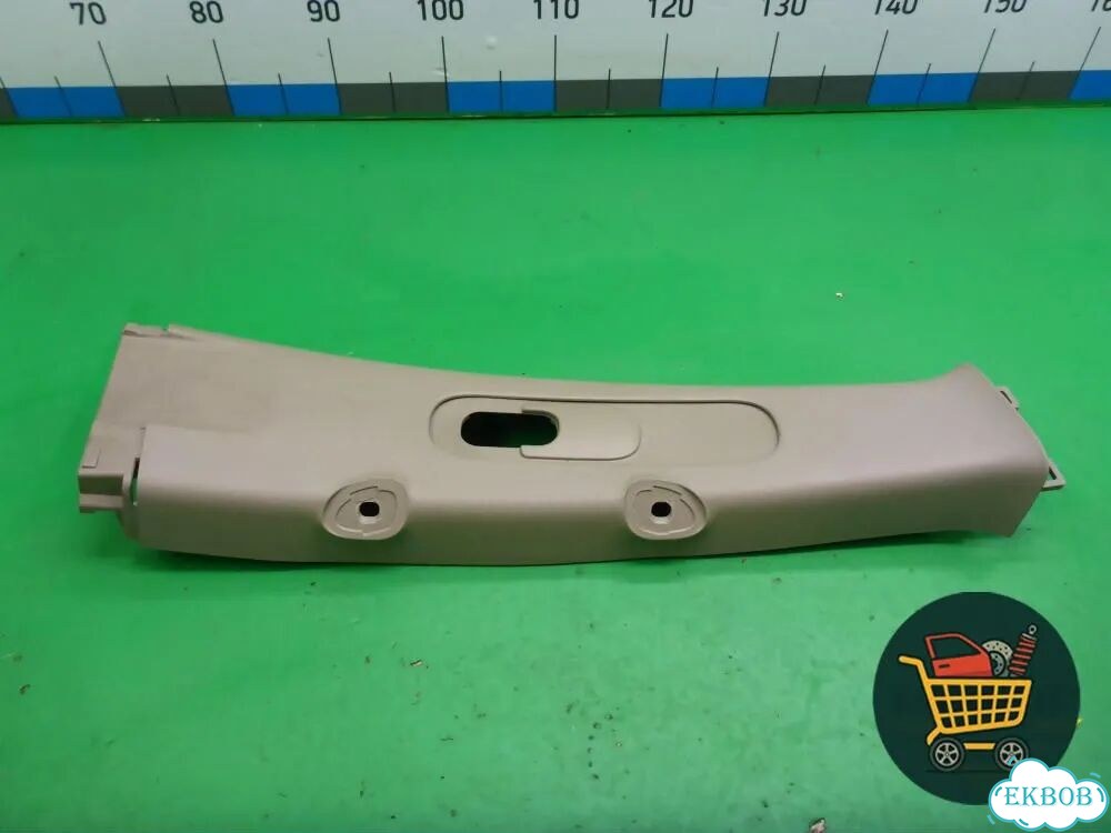Обшивка стойки центральная верхняя правая (6241144090) Toyota Isis c 2004-2018г (Исис) фото 2