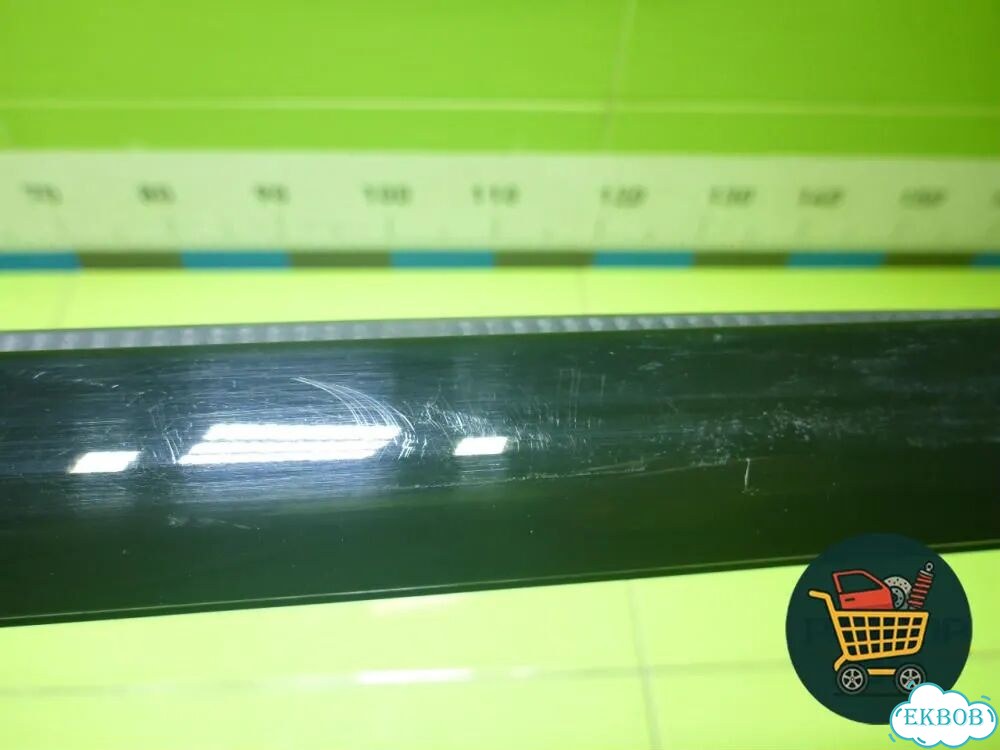 Накладка стекла заднего левого (7444103) BMW X7 G07 с 2018г (Х7 Г07) фото 3