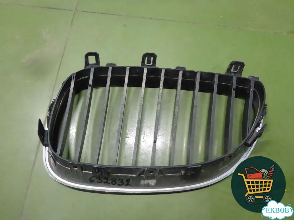 Решетка радиатора правая (51137027066) BMW 5-серия Е60/Е61 с 2003-2009г фото 4