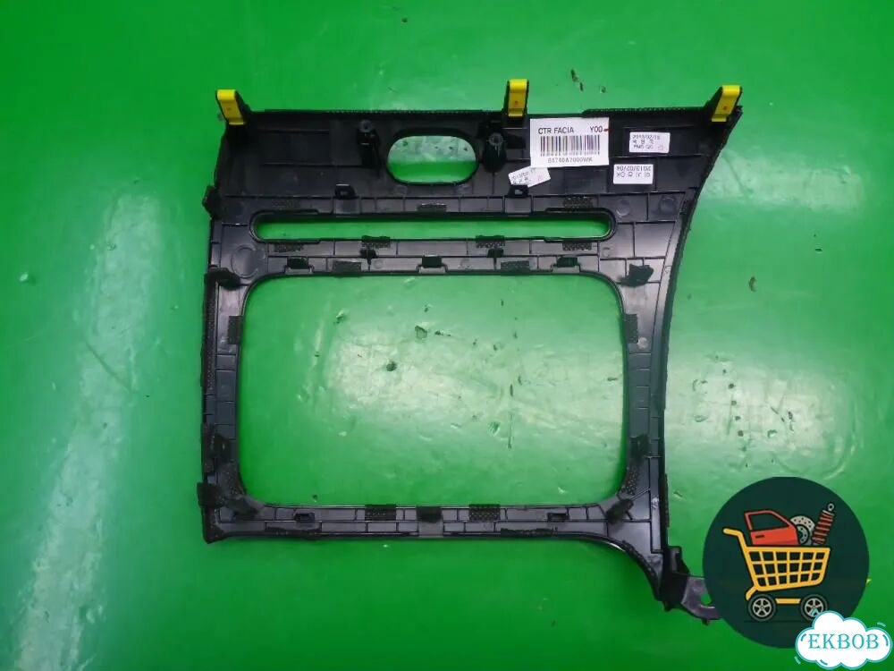 Рамка магнитолы (84740A7000WK) Kia Cerato с 2013г (Серато 3) фото 2
