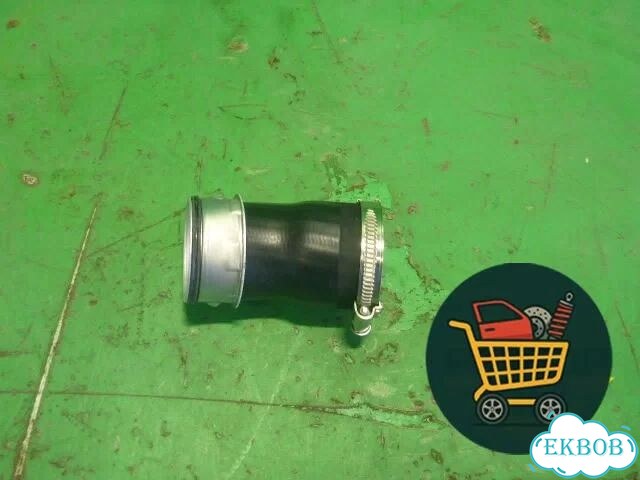 Патрубок интеркулера/ (резиновый) (новый) (1K0145828F) Volkswagen Tiguan с 2011-2016г (Тигуан) фото 1