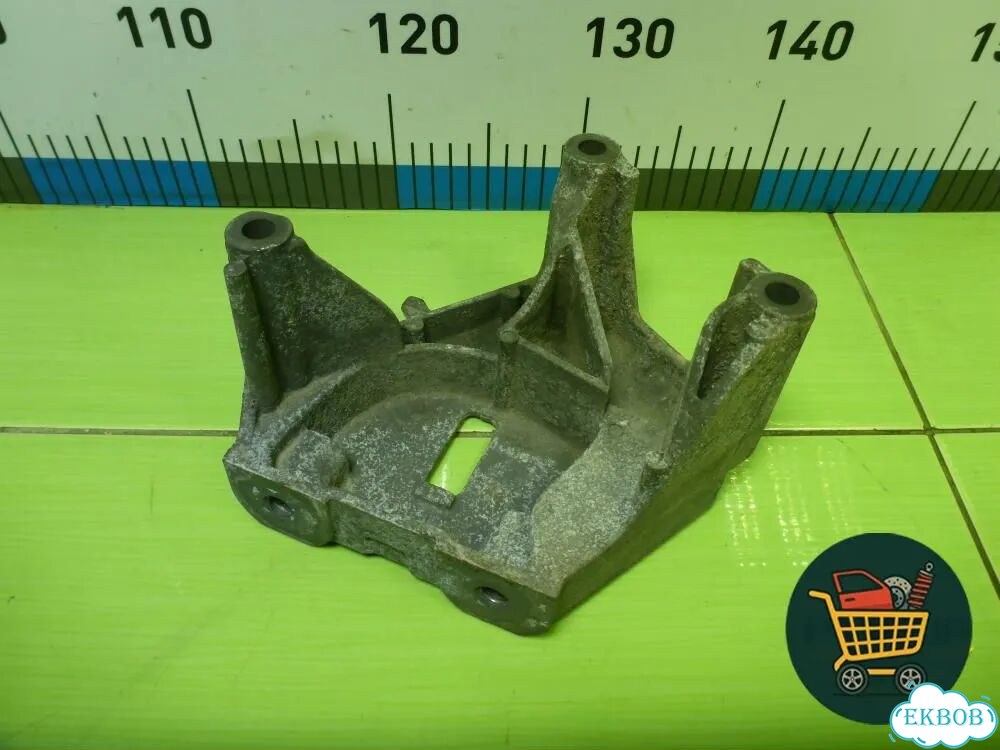 Кронштейн двигателя правый (1.2л Z12XEP) (13130728) Opel Corsa D с 2006-2014г (Корса Д) фото 1