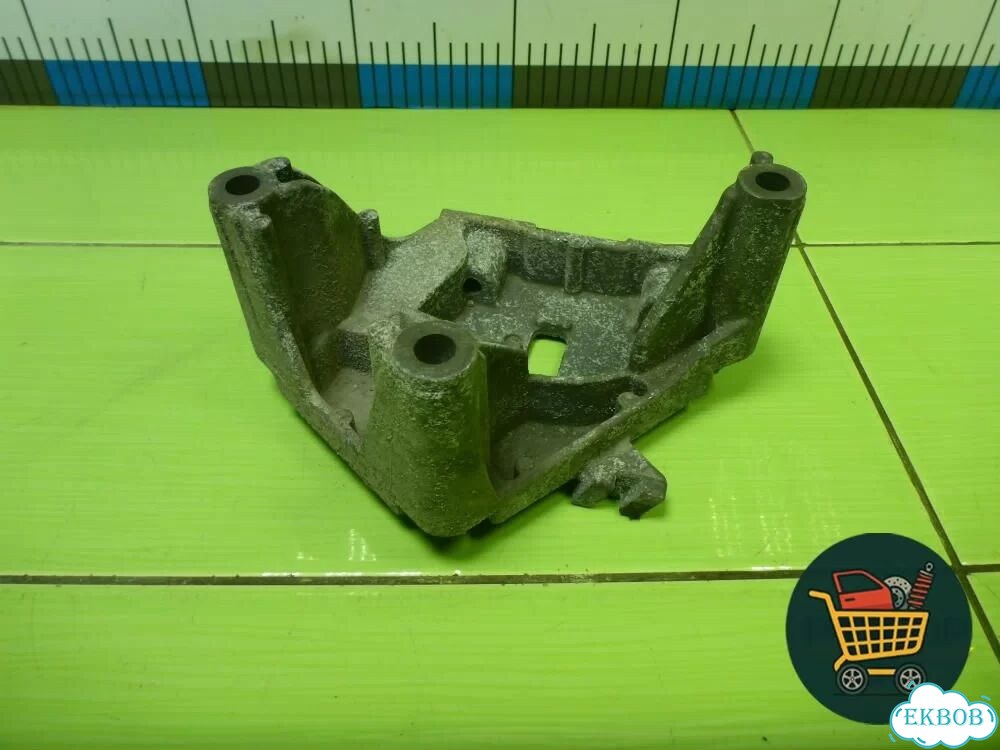 Кронштейн двигателя правый (1.2л Z12XEP) (13130728) Opel Corsa D с 2006-2014г (Корса Д) фото 2