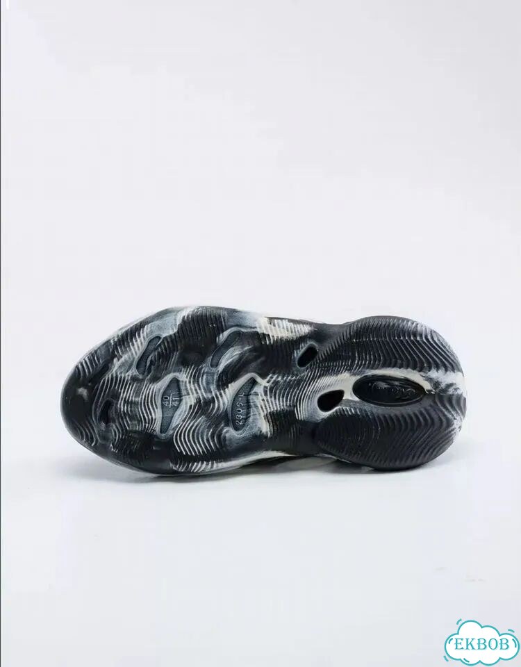 Adidas yeezy foam runner 42 фото 3
