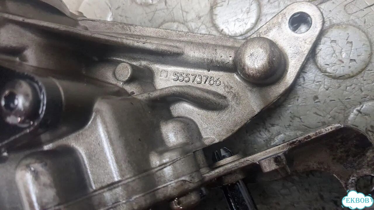 Насос масляный Opel Astra J фото 3