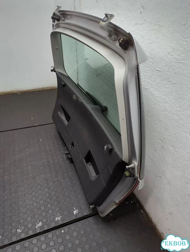 Крышка багажника Volkswagen Golf 5 фото 11