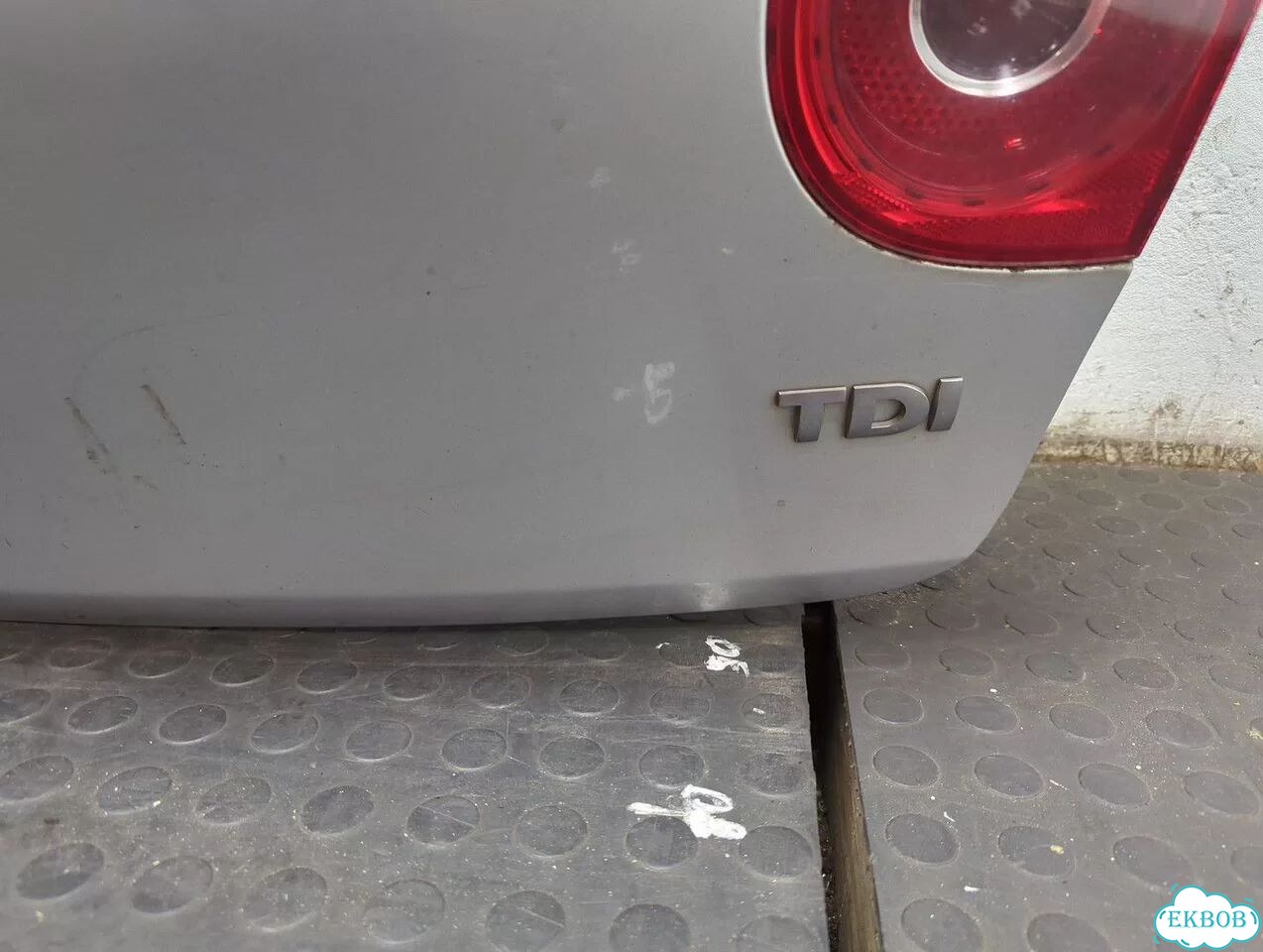 Крышка багажника Volkswagen Golf 5 фото 9