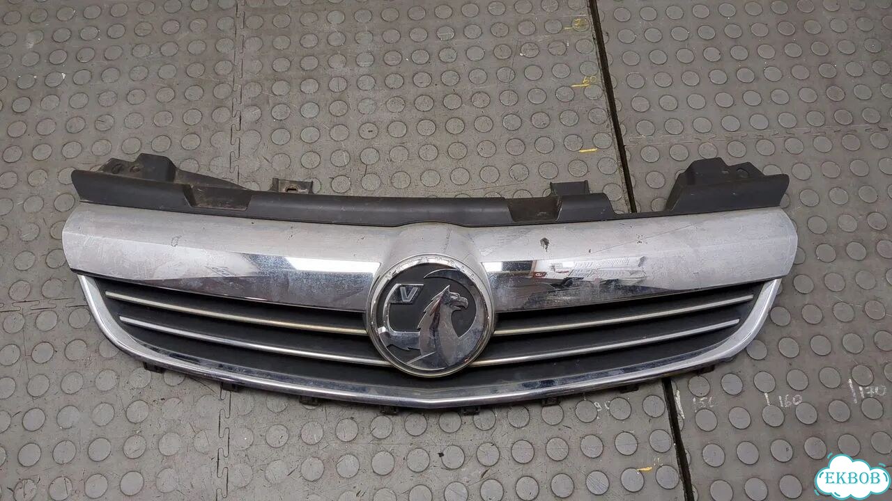 Решетка радиатора Opel Zafira B фото 1
